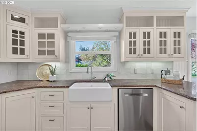 3270 SW Vista Dr, Portland, OR 97225 - Photo 13