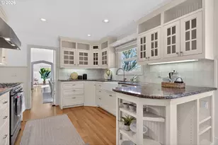 3270 SW Vista Dr, Portland, OR 97225 - Photo 15