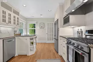 3270 SW Vista Dr, Portland, OR 97225 - Photo 17