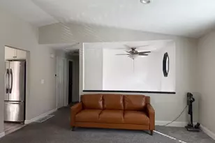 14545 SE Center St, Portland, OR 97236 - Photo 9