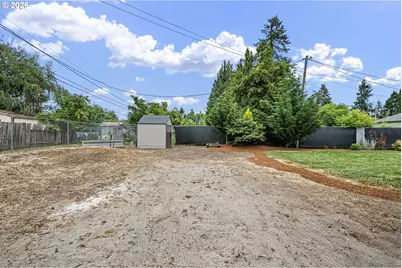 956 1st St, Springfield, OR 97477 - Photo 39