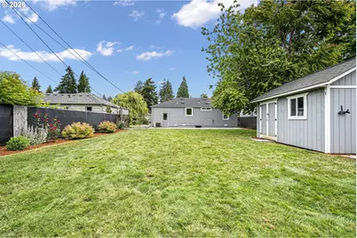 956 1st St, Springfield, OR 97477 - Photo 43