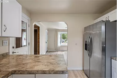 956 1st St, Springfield, OR 97477 - Photo 17