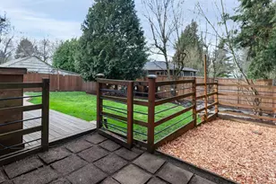 5205 NE Simpson St, Portland, OR 97218 - Photo 35