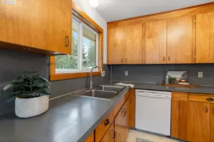 756 NE Fields Ave, White Salmon, WA 98672 - Photo 17