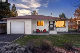 756 NE Fields Ave, White Salmon, WA 98672 - Photo 1