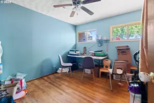 14124 SE Mill St, Portland, OR 97233 - Photo 11