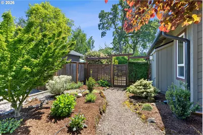 18205 Stonewood Dr, Gladstone, OR 97027 - Photo 41