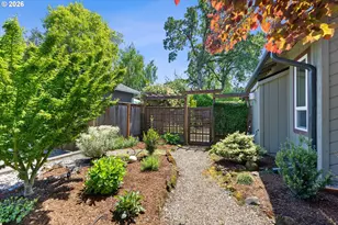 18205 Stonewood Dr, Gladstone, OR 97027 - Photo 41