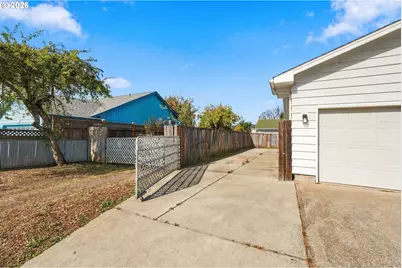 1424 T St, Springfield, OR 97477 - Photo 31