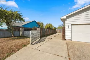 1424 T St, Springfield, OR 97477 - Photo 31