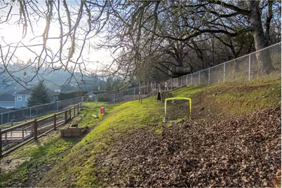 2290 NW Witherspoon Ave, Roseburg, OR 97471 - Photo 45