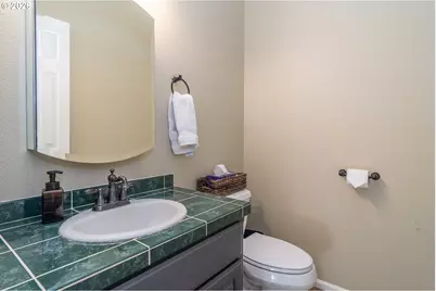 2290 NW Witherspoon Ave, Roseburg, OR 97471 - Photo 33