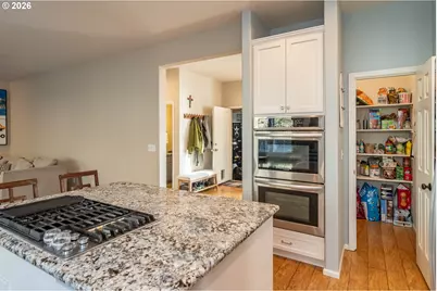 2290 NW Witherspoon Ave, Roseburg, OR 97471 - Photo 13