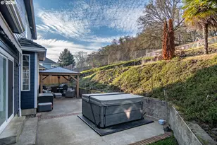 2290 NW Witherspoon Ave, Roseburg, OR 97471 - Photo 35