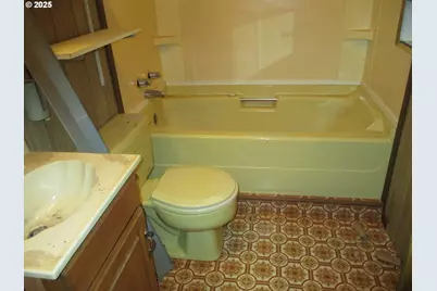 71250 Northshore Dr, Birkenfeld, OR 97016 - Photo 11