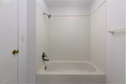 860 SW 10th St, Lincoln City, OR 97367 - Photo 33