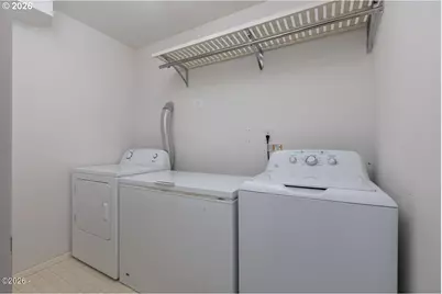 860 SW 10th St, Lincoln City, OR 97367 - Photo 35