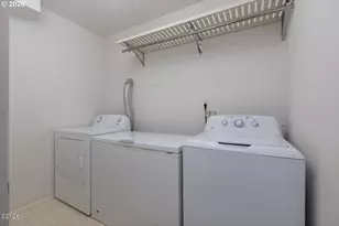 860 SW 10th St, Lincoln City, OR 97367 - Photo 35