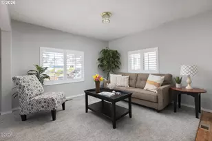 860 SW 10th St, Lincoln City, OR 97367 - Photo 9