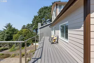 860 SW 10th St, Lincoln City, OR 97367 - Photo 37