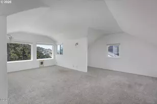 860 SW 10th St, Lincoln City, OR 97367 - Photo 17