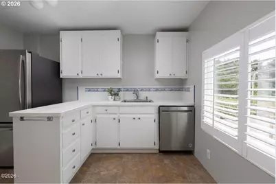 860 SW 10th St, Lincoln City, OR 97367 - Photo 13