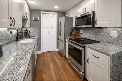 5565 E Evergreen Blvd, Vancouver, WA 98661 - Photo 17