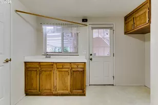 5320 Burke St, Eugene, OR 97402 - Photo 19