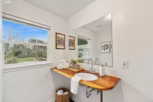 8524 N St Johns Ave, Portland, OR 97203 - Photo 27