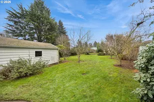 8524 N St Johns Ave, Portland, OR 97203 - Photo 37