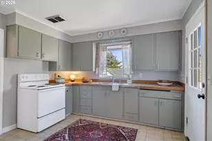 301 Alameda Ave, Astoria, OR 97103 - Photo 9