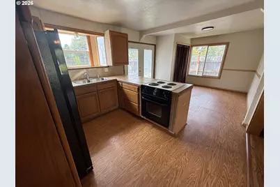 197 N 13th St, Lakeside, OR 97449 - Photo 9