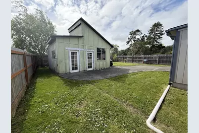 197 N 13th St, Lakeside, OR 97449 - Photo 21