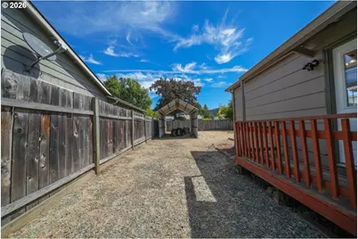 830 S 7th St, Cottage Grove, OR 97424 - Photo 23