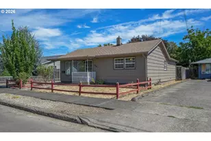 830 S 7th St, Cottage Grove, OR 97424 - Photo 3