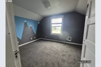 1902 10th St, Tillamook, OR 97141 - Photo 5