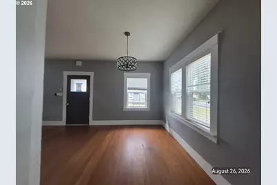 1902 10th St, Tillamook, OR 97141 - Photo 3