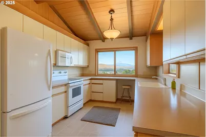 115 W Scenic Dr, The Dalles, OR 97058 - Photo 15