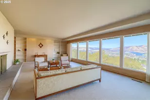 115 W Scenic Dr, The Dalles, OR 97058 - Photo 11