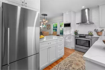 4234 SW Hume St, Portland, OR 97219 - Photo 13