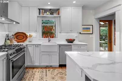 4234 SW Hume St, Portland, OR 97219 - Photo 11