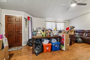 301 E Columbia Dr, Newberg, OR 97132 - Photo 3