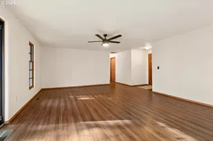 1843 SE Moorwood Ct, Bend, OR 97702 - Photo 5