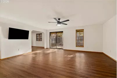 1843 SE Moorwood Ct, Bend, OR 97702 - Photo 13