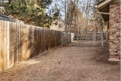 1843 SE Moorwood Ct, Bend, OR 97702 - Photo 25