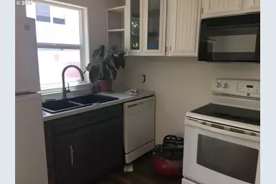 501 S 5th St, Springfield, OR 97477 - Photo 7