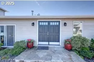 89796 Sea Breeze Dr, Warrenton, OR 97146 - Photo 11