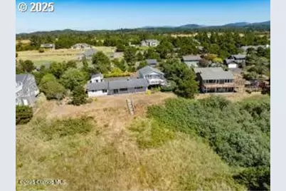 89796 Sea Breeze Dr, Warrenton, OR 97146 - Photo 5