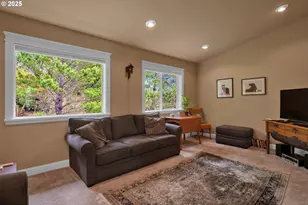 920 Hemlock St, Florence, OR 97439 - Photo 19